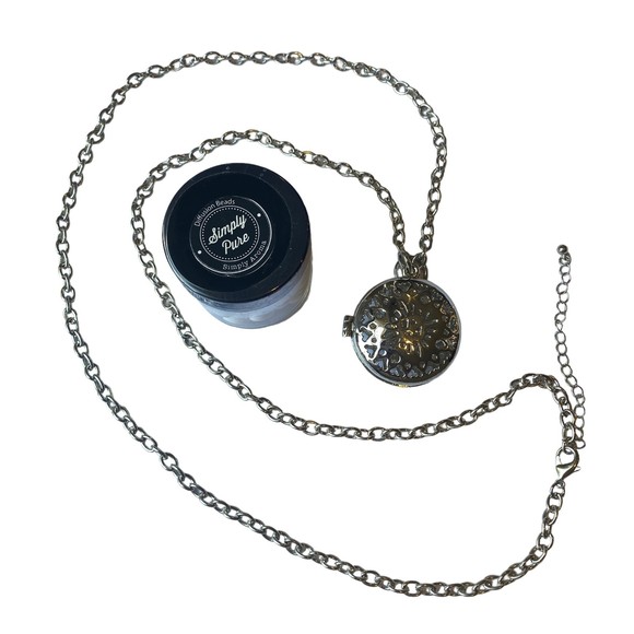 Silver-Toned Diffuser Locket Necklace w/ Simply Pure Diffusion Beads New - Picture 2 of 5